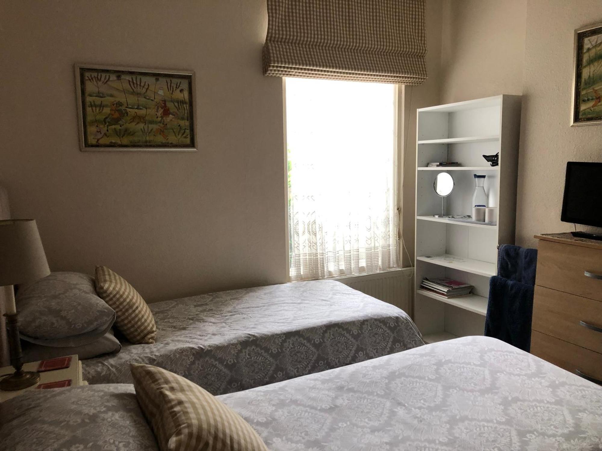 Helena Host Family Bed and Breakfast London Exteriör bild
