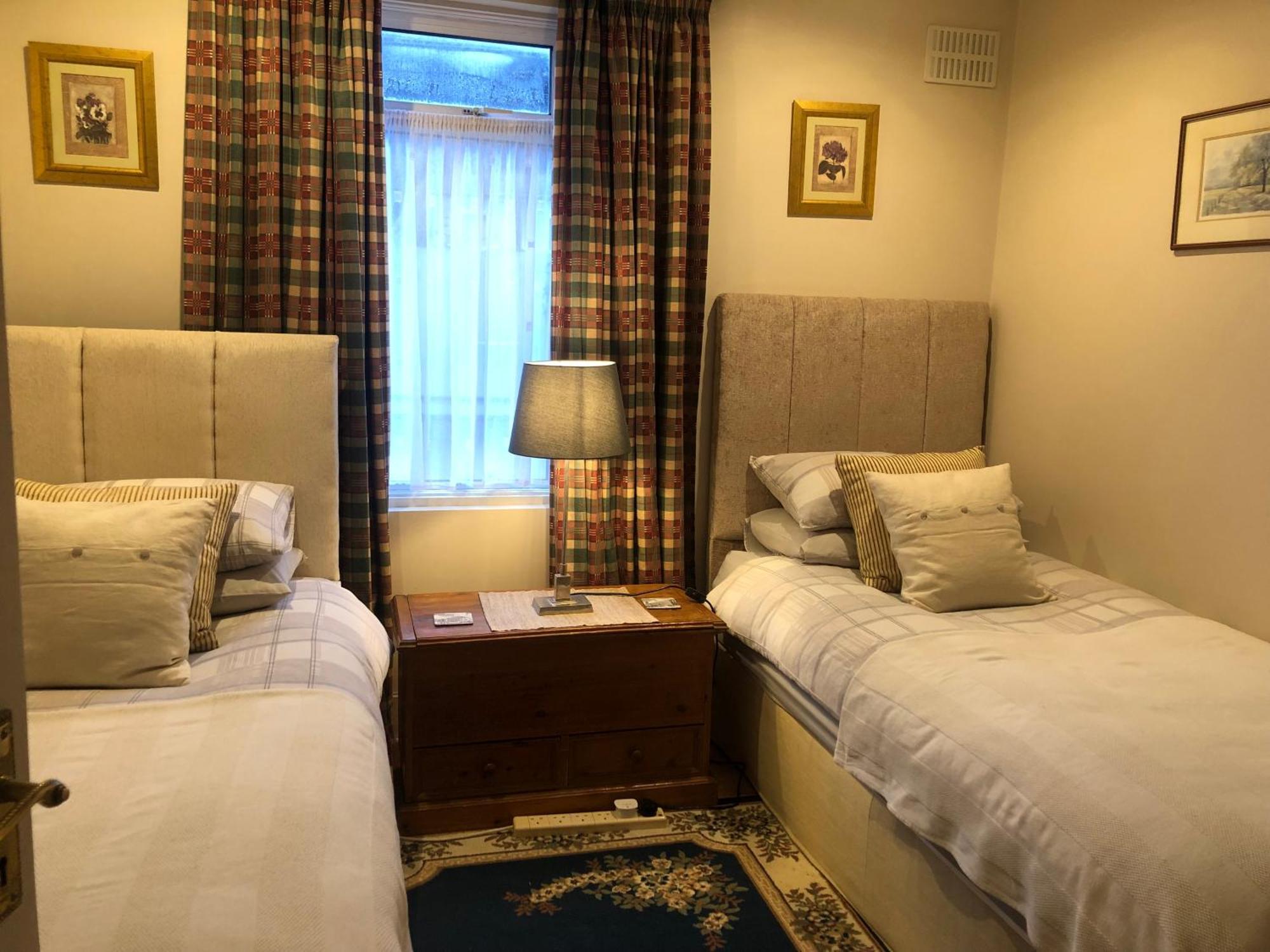 Helena Host Family Bed and Breakfast London Exteriör bild